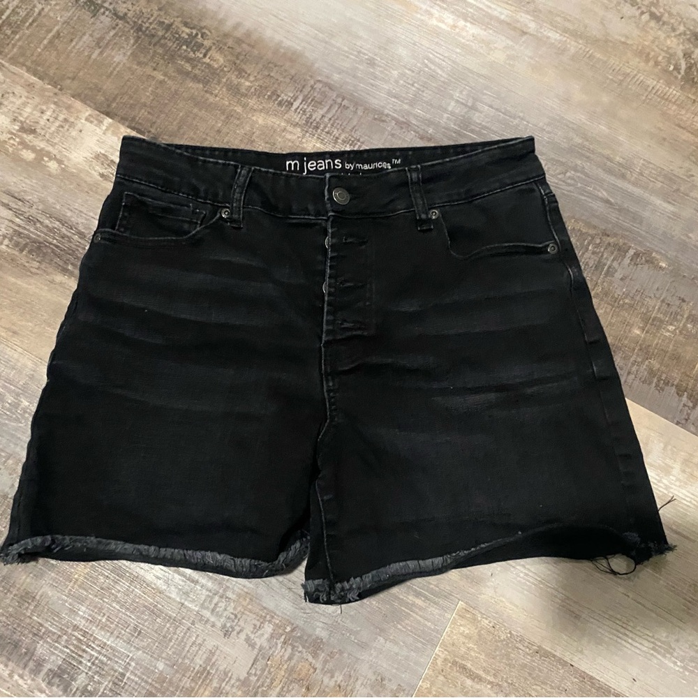 M jeans by Maurice’s super high rise button fly black shorts size 10